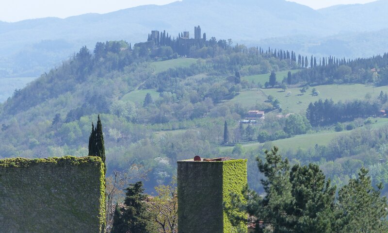 Porciano Castle and Romena Castle